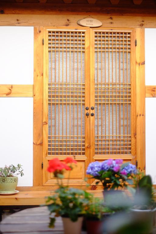 Haemil Hanok Guesthouse Сеул Екстериор снимка